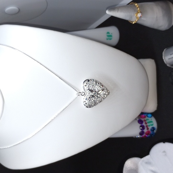 Real STUNNING 🤩 BEAUTIFUL 😍 "Hearts of Love" Locket Rope/Snake Necklace - Picture 1 of 8